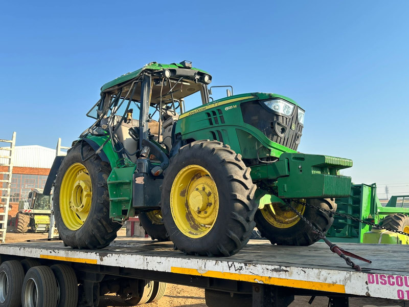 John Deere 6125M Tractor Stripping for spares