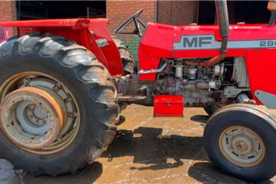 Massey Ferguson 290 tractor